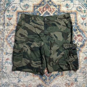 Wrangler Camouflage Cargo Shorts Size 37